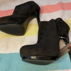 Heels size 8